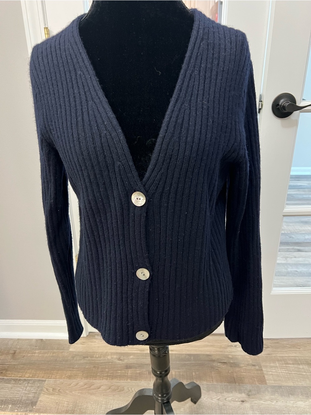 Vince Navy Ribbed V-Neck Button 100% Cahmere Cardigan